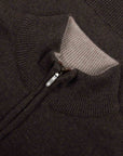 Der Bowmore Kaschmirpullover mit 1/4-Reißverschluss am Hals - Flanell / Marineblau