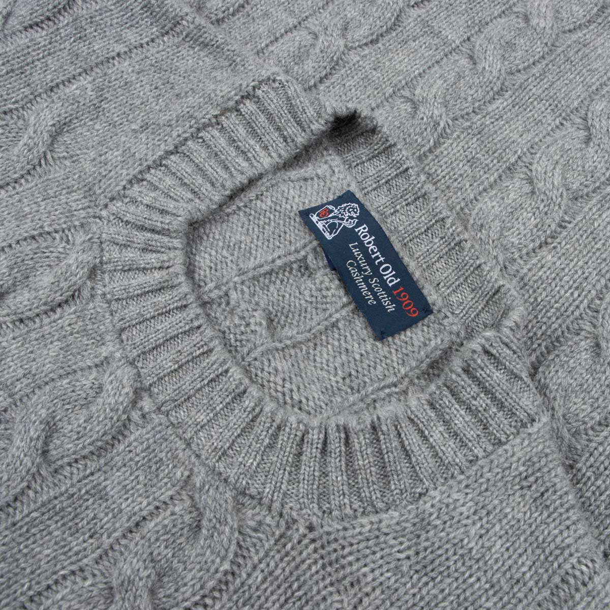 Robert Old - Flannel Rothesay 4ply Cable Crew Cashmere Sweater CASHMERE Robert Old