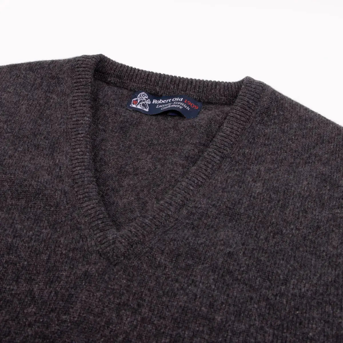 Robert Old - Charcoal Tobermorey 4ply V-Neck Cashmere Sweater CASHMERE Robert Old
