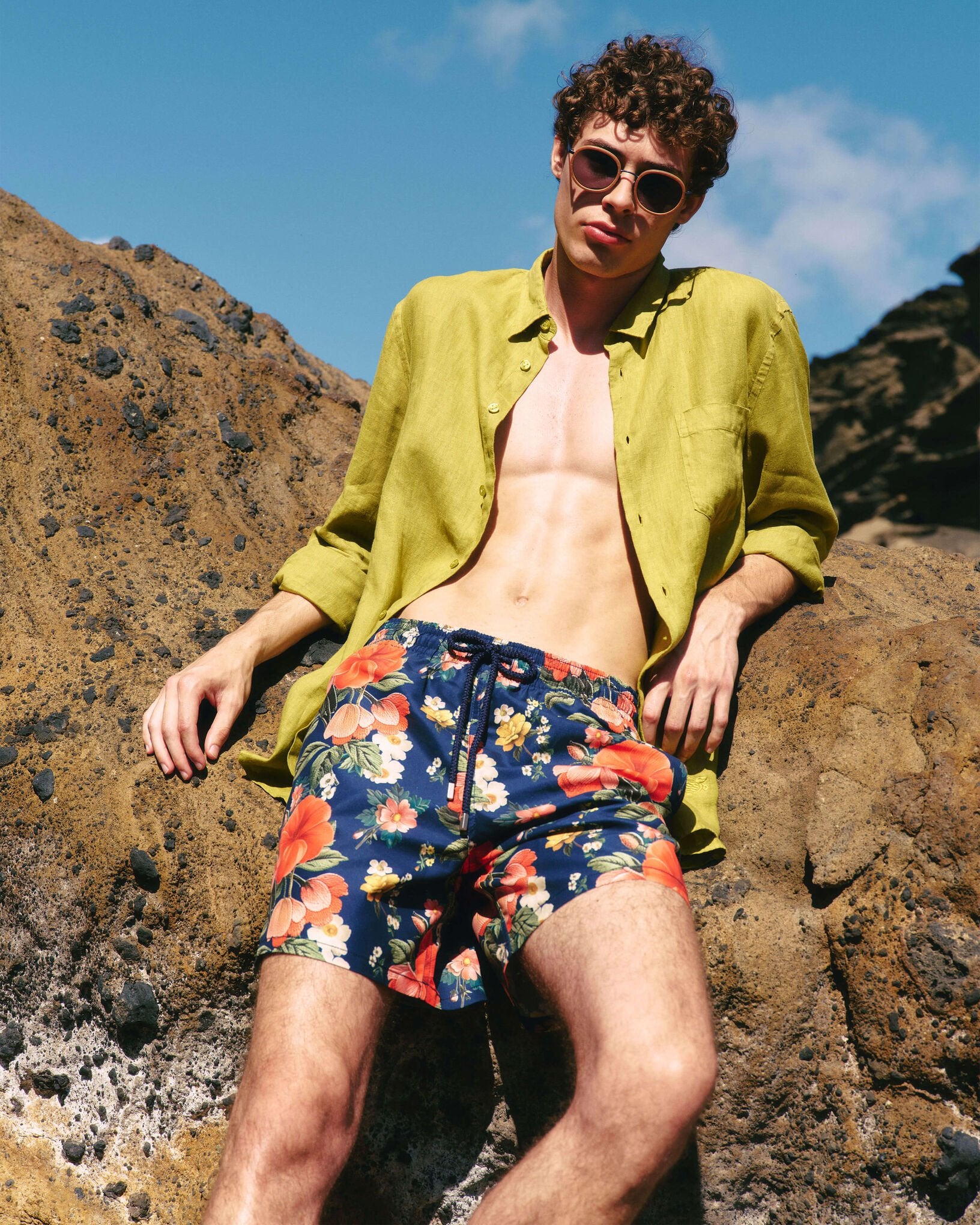 files/vilebrequin_moorea_swim_shorts_lifestyle.jpg