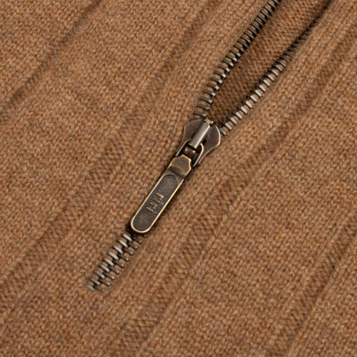 The Wellington Cashmere Ribbed Zip Neck Sweater - Caramel / Llama CASHMERE Robert Old
