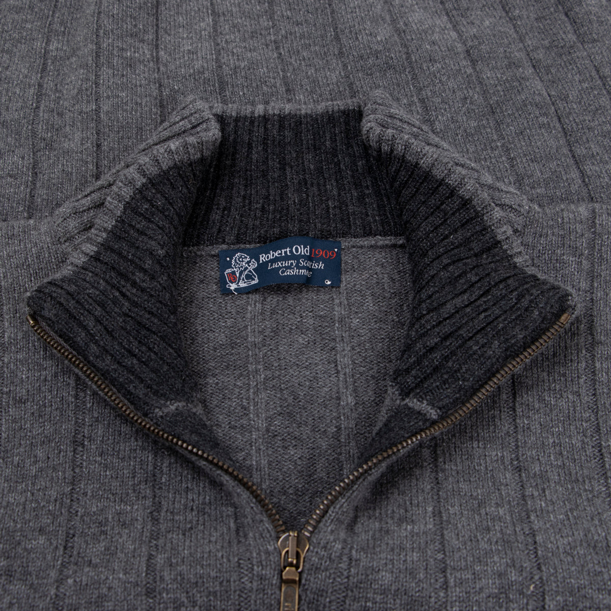 The Wellington Cashmere Ribbed Zip Neck Sweater - Smog / Charcoal CASHMERE Robert Old