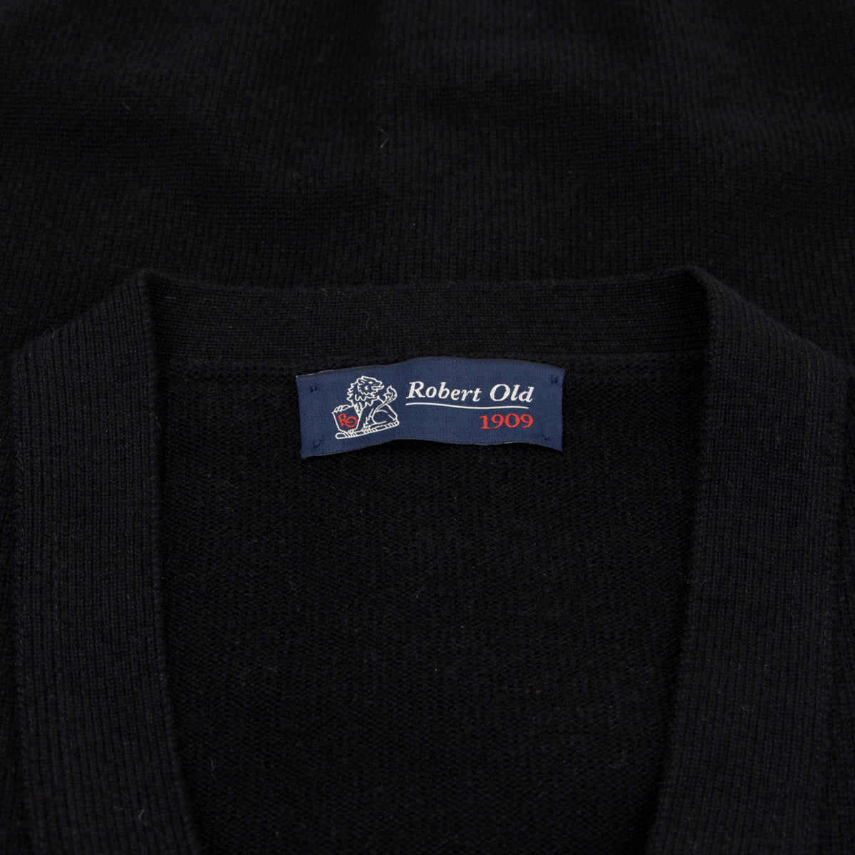 Black Mallaig 4ply Cashmere Cardigan CASHMERE Robert Old