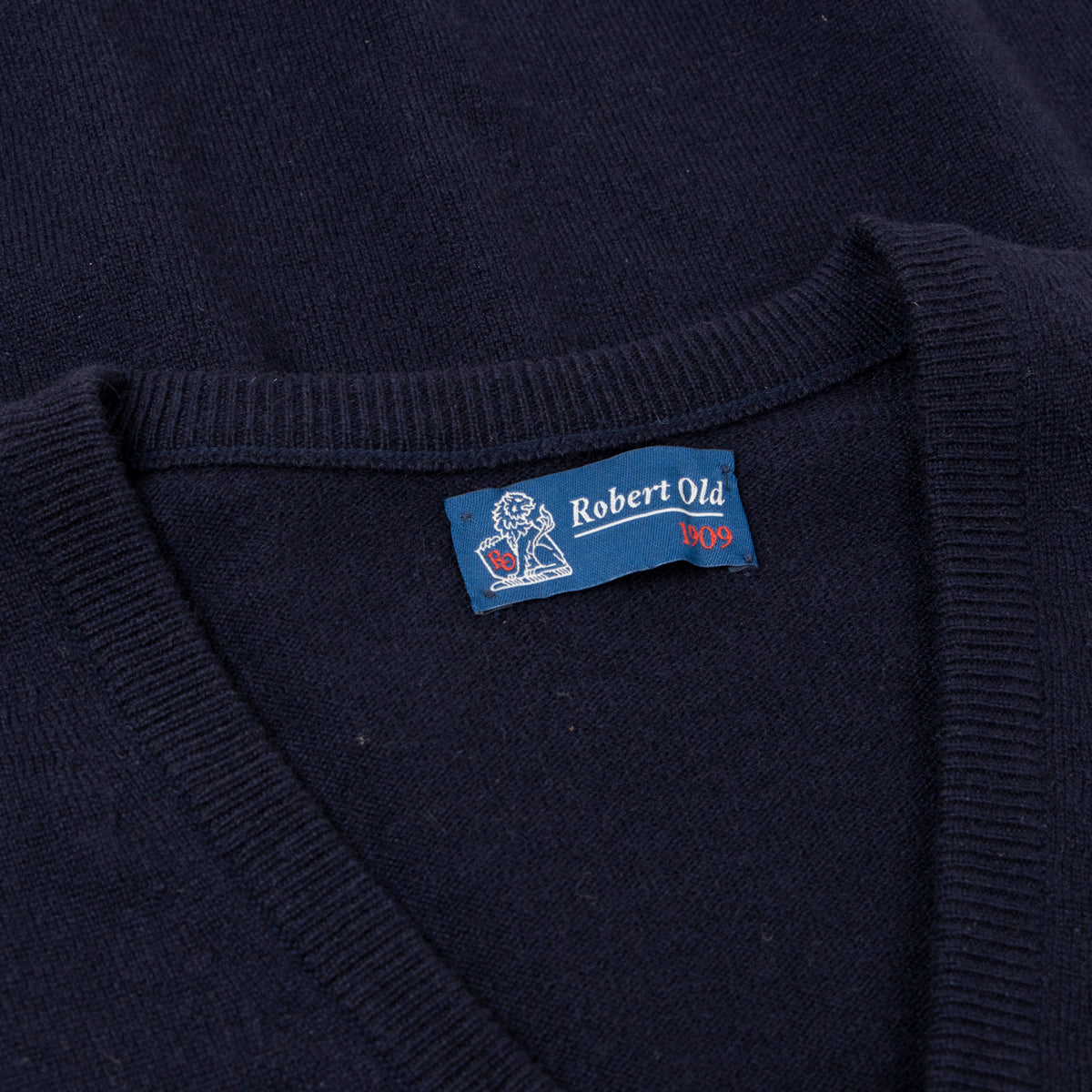 Dark Navy Blenheim Cashmere Sleeveless V-Neck Sweater CASHMERE Robert Old