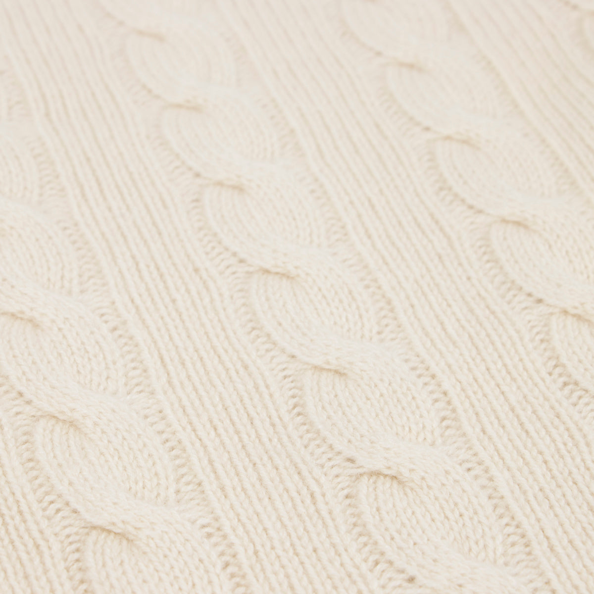 White Undyed Rothesay 4ply Cable Crew Cashmere Sweater CASHMERE Robert Old