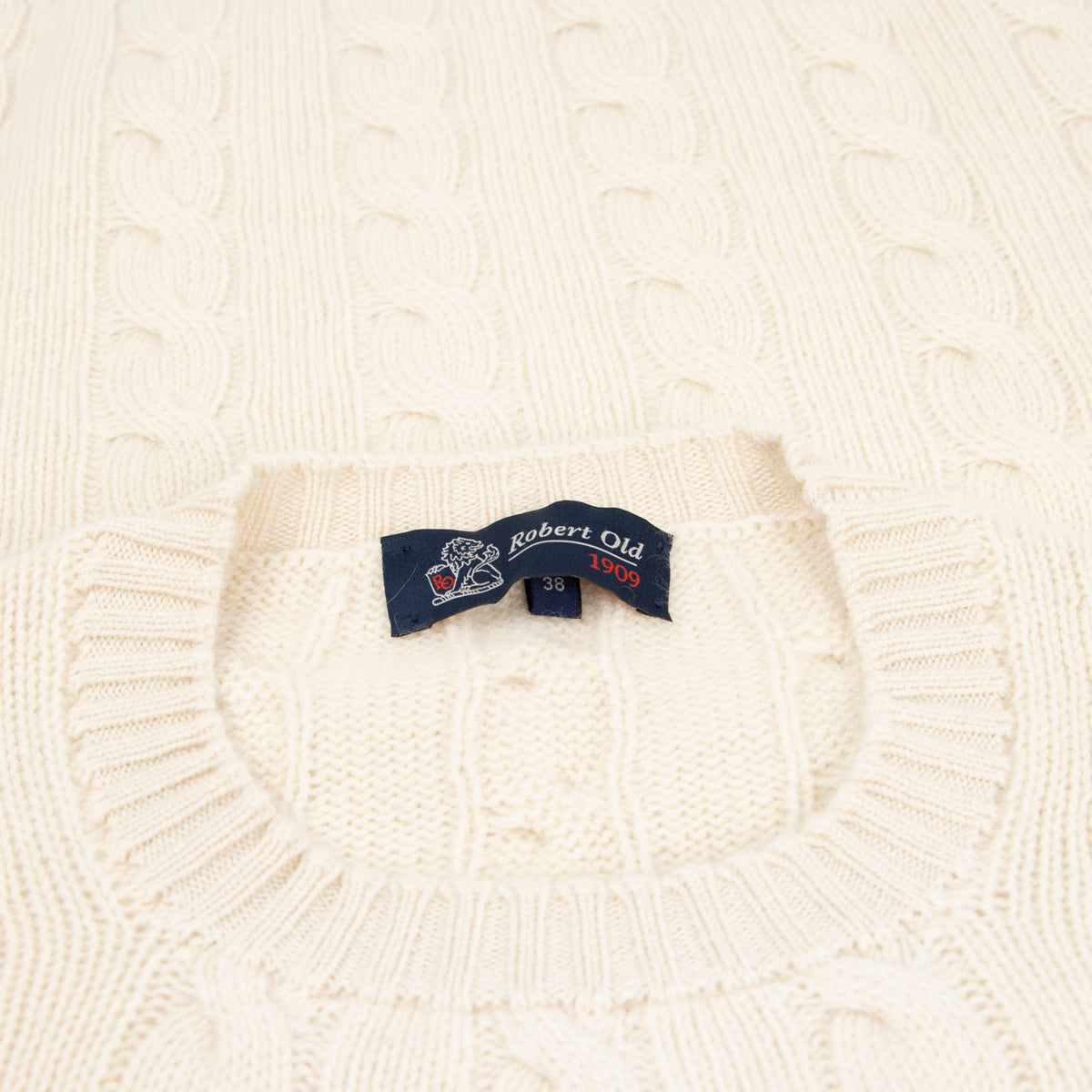 White Undyed Rothesay 4ply Cable Crew Cashmere Sweater CASHMERE Robert Old
